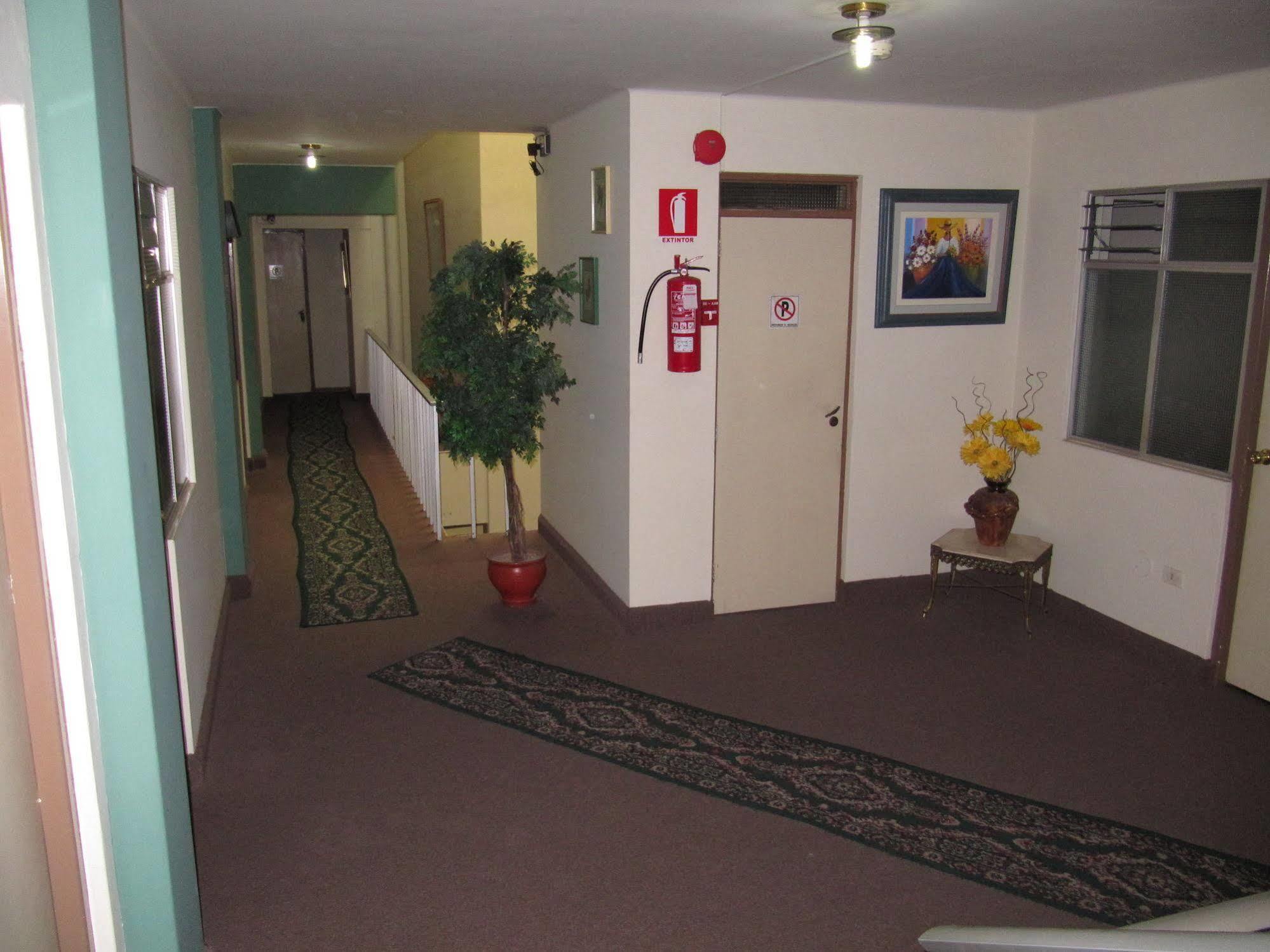 Hostal Solari Trujillo Exterior foto